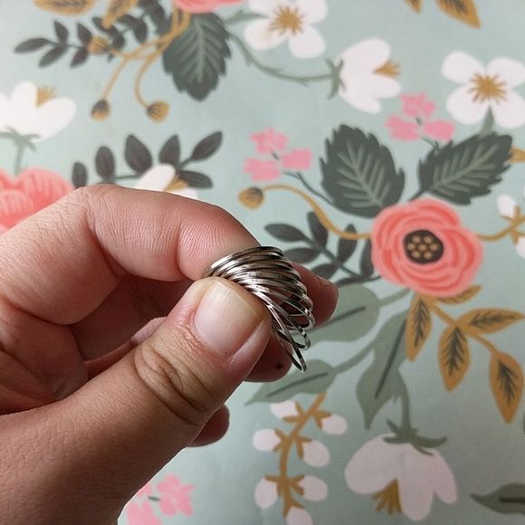 Nwot size 4 dainty silver set of 8 midi ring - Picture 2 of 3